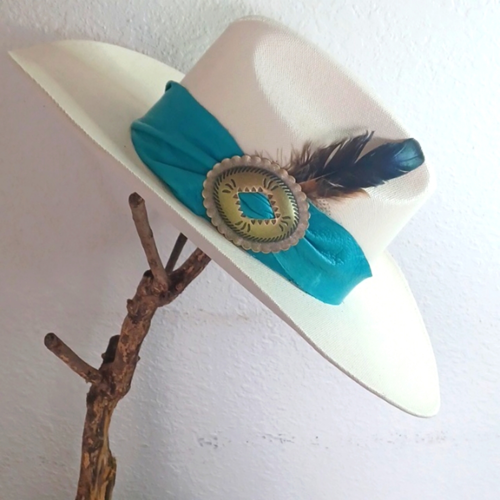 Women Hats🪶 - Picture 4 of 12